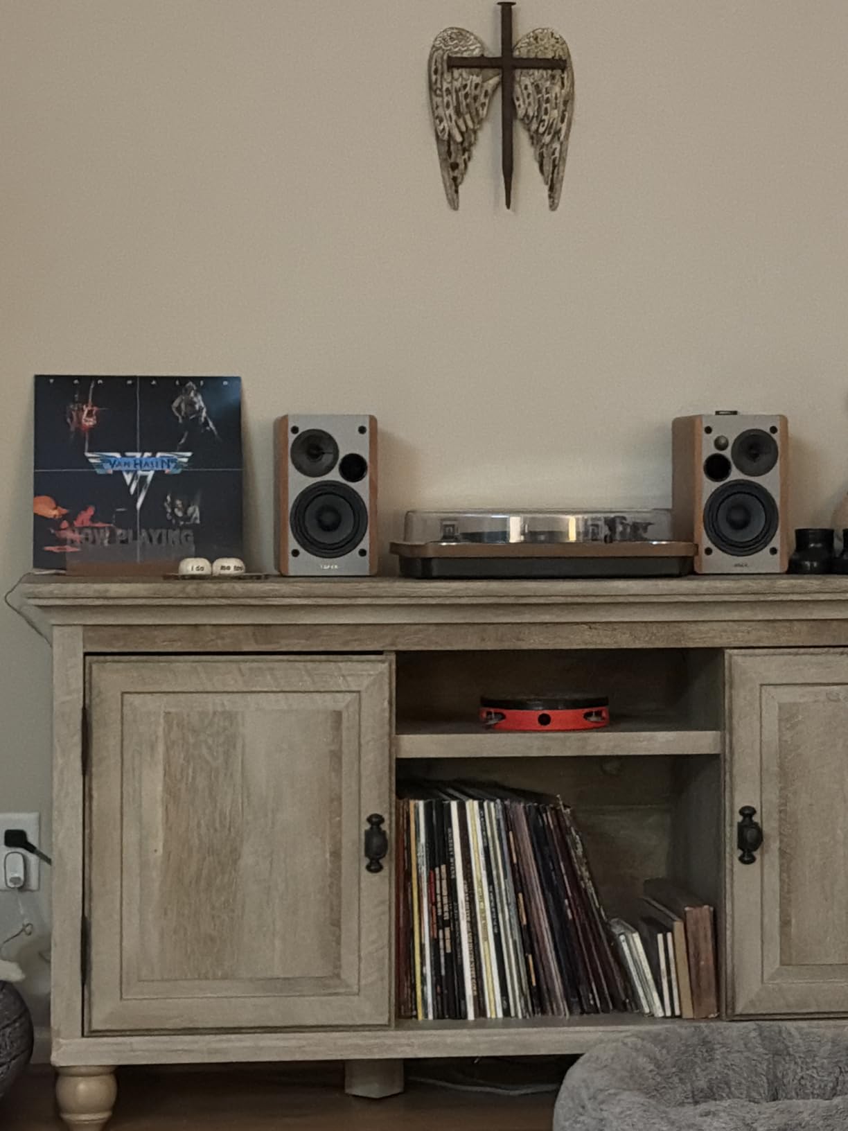Edifier R1280T Powered Bookshelf Speakers - 2.0 Active Near Field Studio Monitor Speaker - Wooden Enclosure customer photo 1