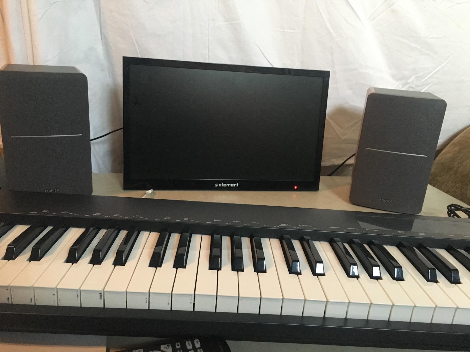 Edifier R1280T Powered Bookshelf Speakers - 2.0 Active Near Field Studio Monitor Speaker - Wooden Enclosure customer photo 2