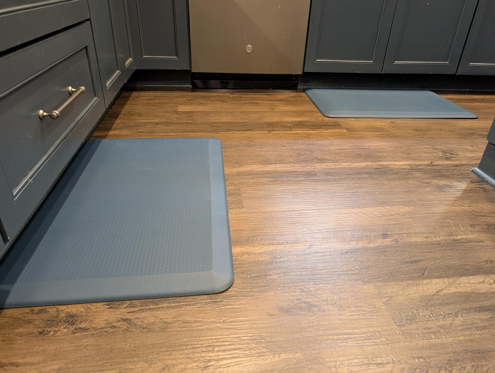 GORILLA GRIP Comfortable Cushioned Kitchen Mats for Floor, 3/4 Inch Thick Ergonomic Standing Desk Anti Fatigue Mat, Waterproof and Stain Resistant Pebbled Top, Supportive Padded Foam Rug, 20x32, Black customer photo 1