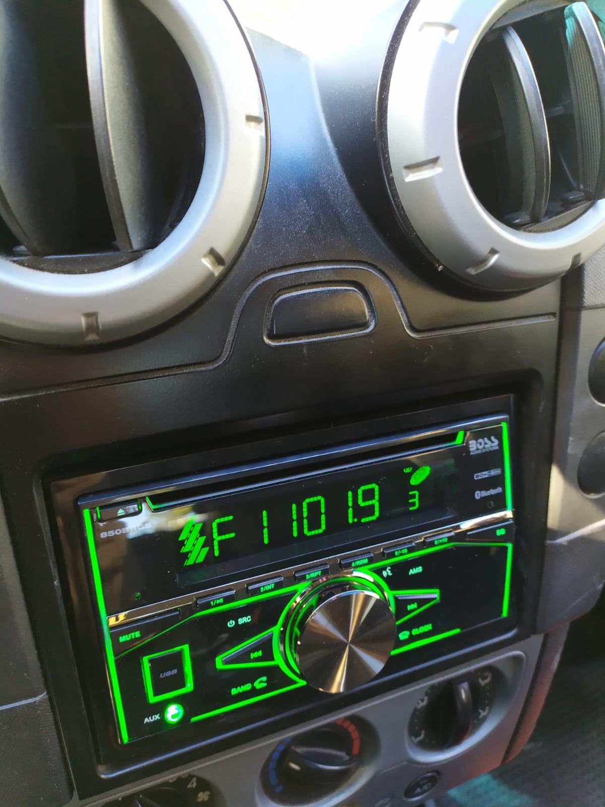 BOSS Audio Systems 820BRGB Car Stereo - Double Din, Bluetooth, No CD DVD Player, AM/FM Radio Receiver, Multi Color Illumination, Aux in, USB customer photo 2