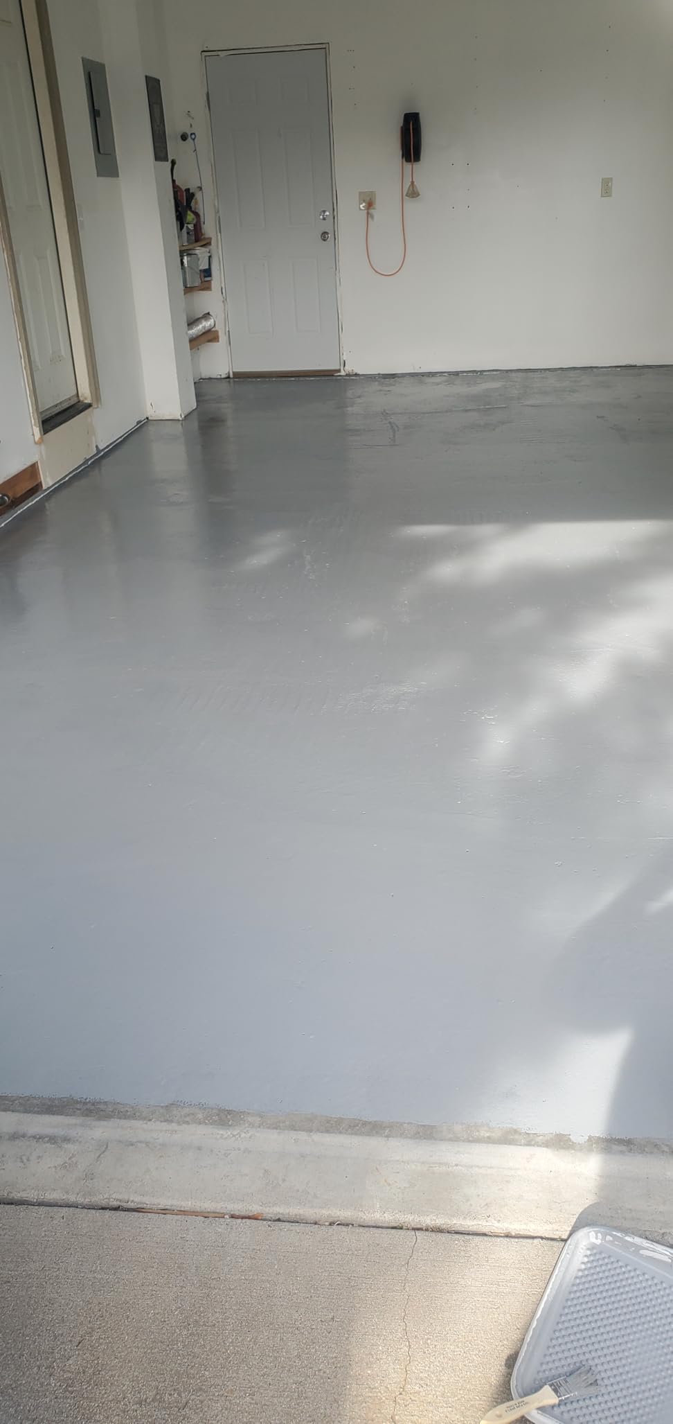 KILZ 1-Part Epoxy Acrylic Concrete & Garage Floor Paint, Slate Gray, Satin, Interior/Exterior Concrete Paint for Basement Floors, Porches, Driveways & Pool Decks, 1 Gallon customer photo 1