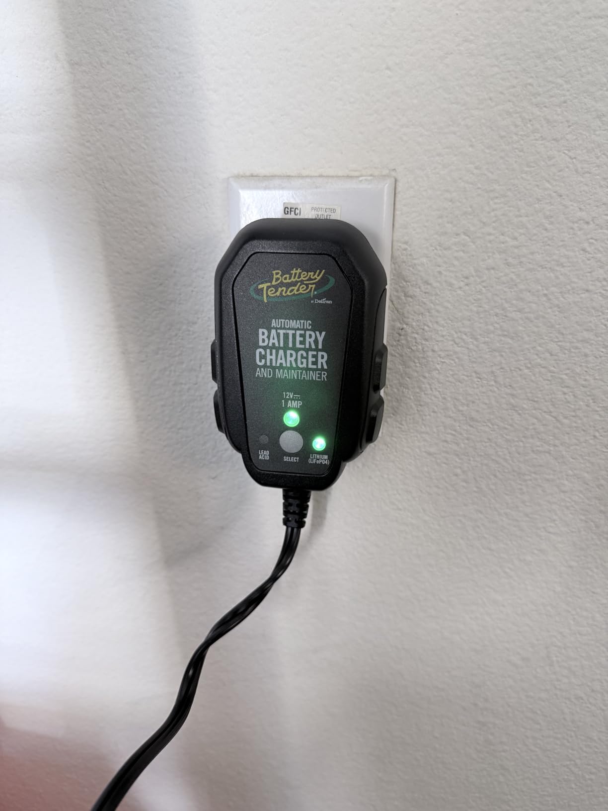 Battery Tender Junior 12V, 800mA Battery Charger and Maintainer for Lead Acid and Lithium Batteries - Switchable Battery Charger for Powersports - 022-0199-DL-WH customer photo 1