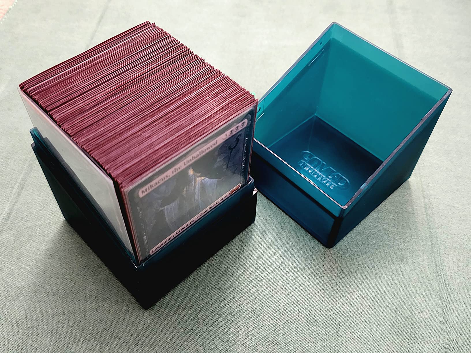 Ultimate Guard Boulder 100+ Classic, Deck Case for 100 Double-Sleeved TCG Cards, Emerald, Secure & Durable Storage for Trading Card Games, Soft-Touch Finish customer photo 1