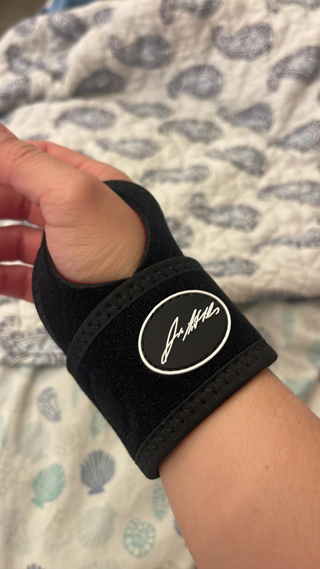 Doctor Developed Wrist Brace, Wrist Wraps for Carpal Tunnel Arthritis, Tendonitis, Hand Support, Ideal for Fitness, Weightlifting - Handbook Included (Wrist Brace 1 Pack) customer photo 2