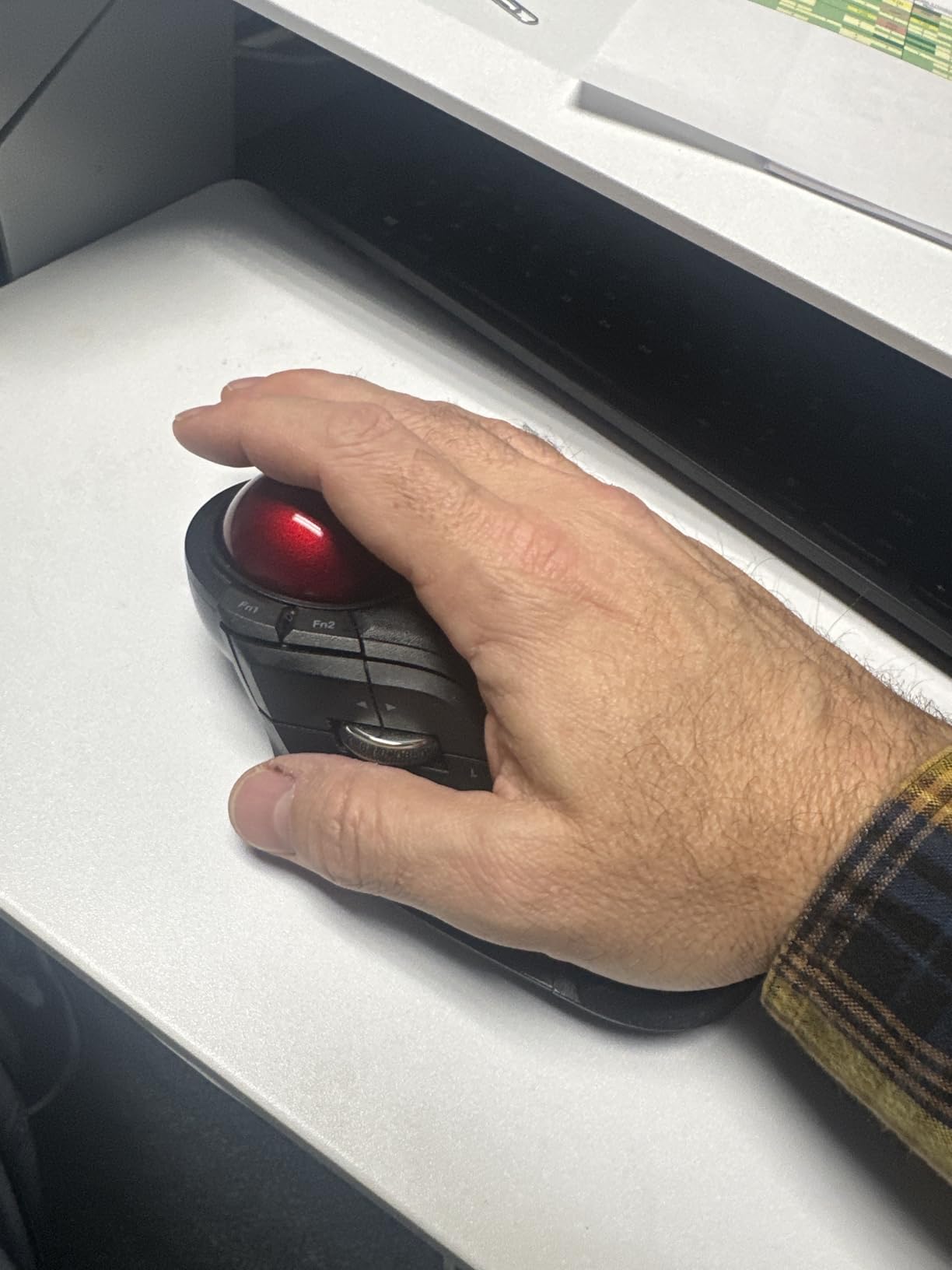 ELECOM HUGE Trackball, 2.4GHz Wireless USB, Index Finger Control, Customizable 8-Button, Large Soft Palm Rest, 52mm Ball, Windows PC Mac (M-HT1DRBK) customer photo 2