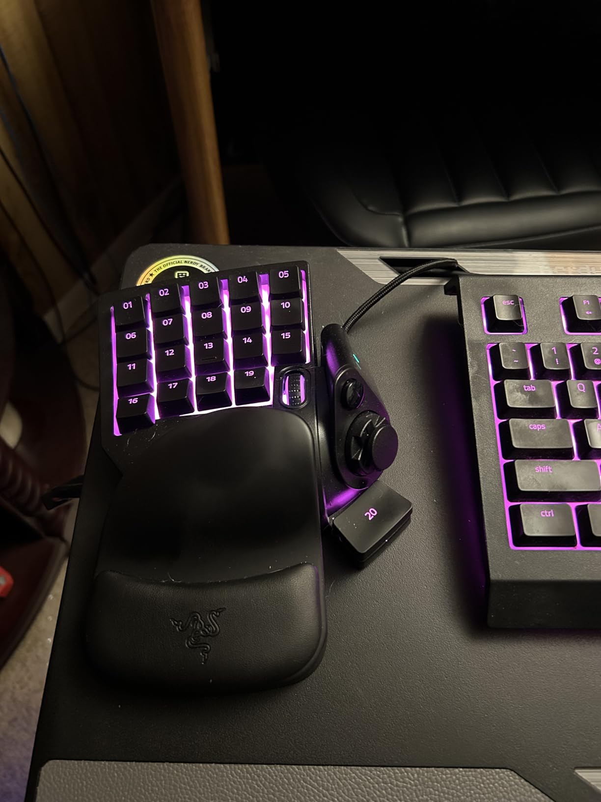 Razer Tartarus V2 Gaming Keypad: Mecha Membrane Key Switches - One Handed Keyboard - 32 Programmable Keys - Customizable Chroma RGB Lighting - Programmable Macros - Snap Tap - Black customer photo 2