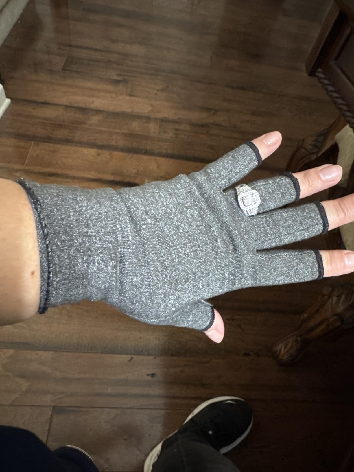 Duerer Arthritis Gloves Women Men, Carpal Tunnel, Rheumatiod, Tendonitis, Fingerless Hand Thumb Compression Gloves customer photo 1