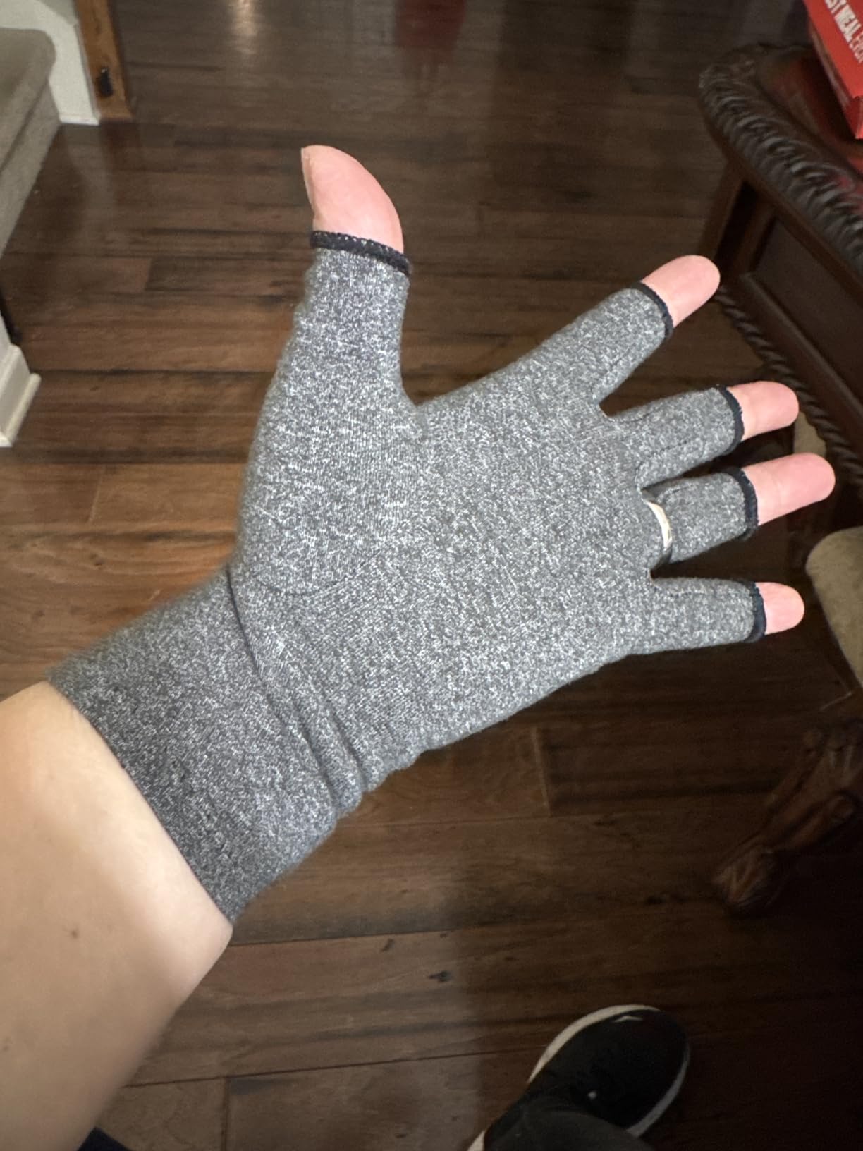 Duerer Arthritis Gloves Women Men, Carpal Tunnel, Rheumatiod, Tendonitis, Fingerless Hand Thumb Compression Gloves customer photo 2