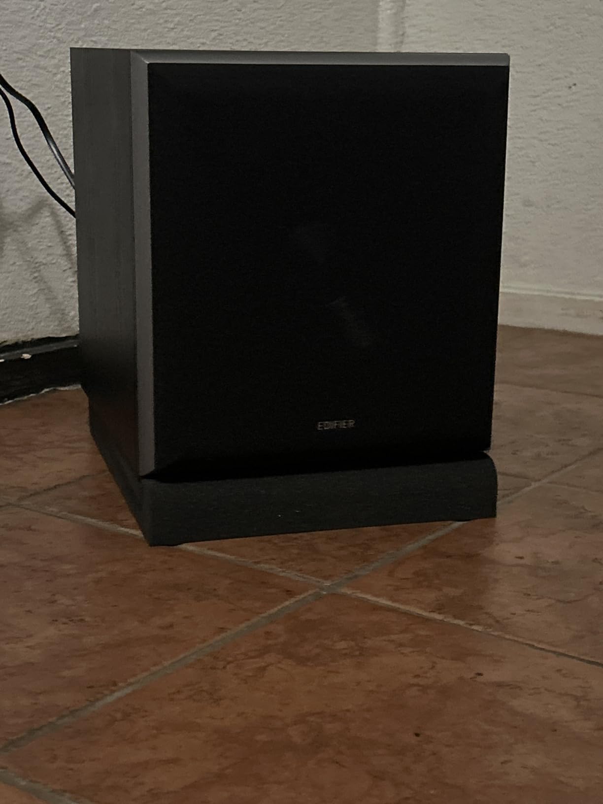 Sound Addicted - Studio Monitor Isolation Pads for 3-4.5 inches Small Speakers, Pair of 2 High Density Dampening Acoustic Stands Foam which Fits Most Bookshelf's and Desktops | SMPad 4 customer photo 2