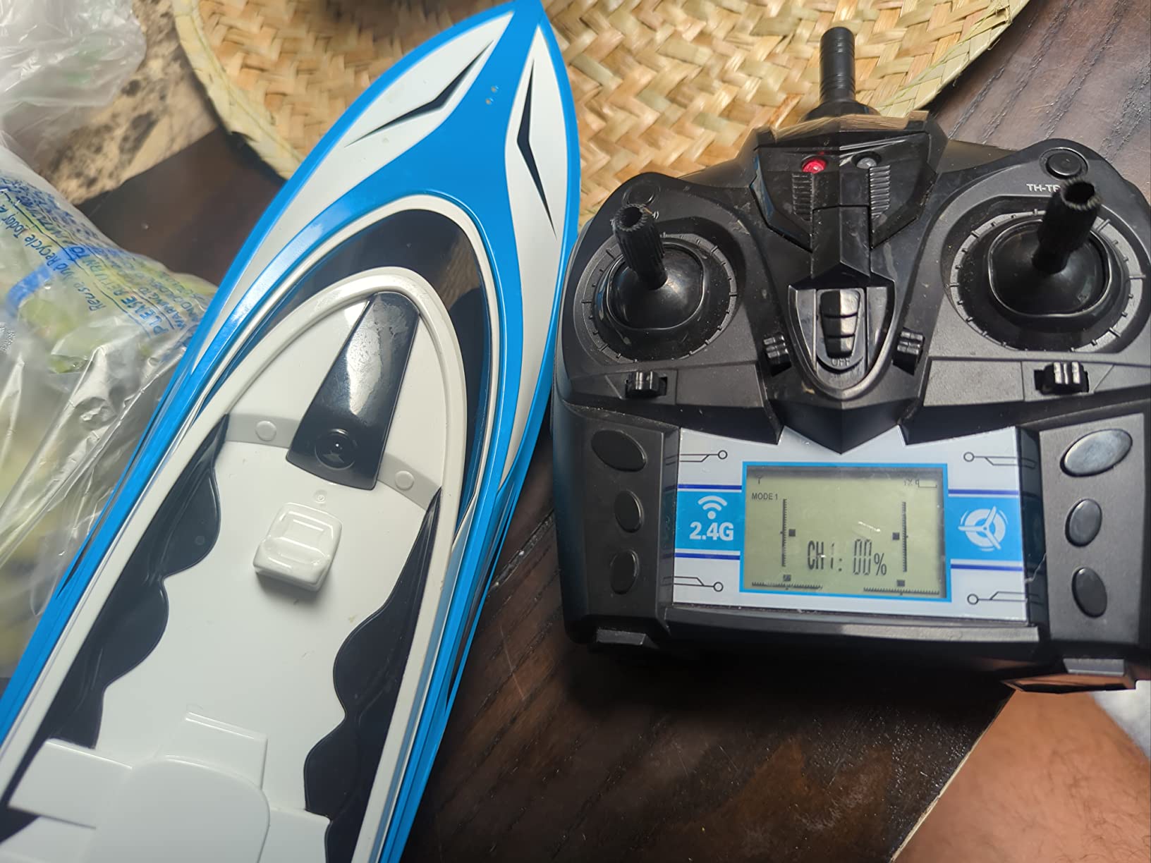 Force1 Velocity Green Fast RC Boat- Remote Control Boats for Adults and Kids, Underwater Speed Racing Mini RC Toy for Pools and Lakes, 2.4GHZ Transmitter, 2 Rechargeable Batteries, Low Battery Alert customer photo 2