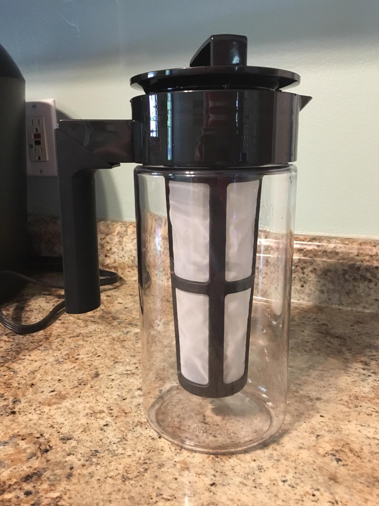 Takeya Tritan Cold Brew Coffee Maker - Airtight Pitcher with Leak-Free Lid - BPA-Free Cold Brew Maker with Silicone Handle - Dishwasher-Safe Pitcher for Homemade Cold Brew - 2 Quart, Black customer photo 2