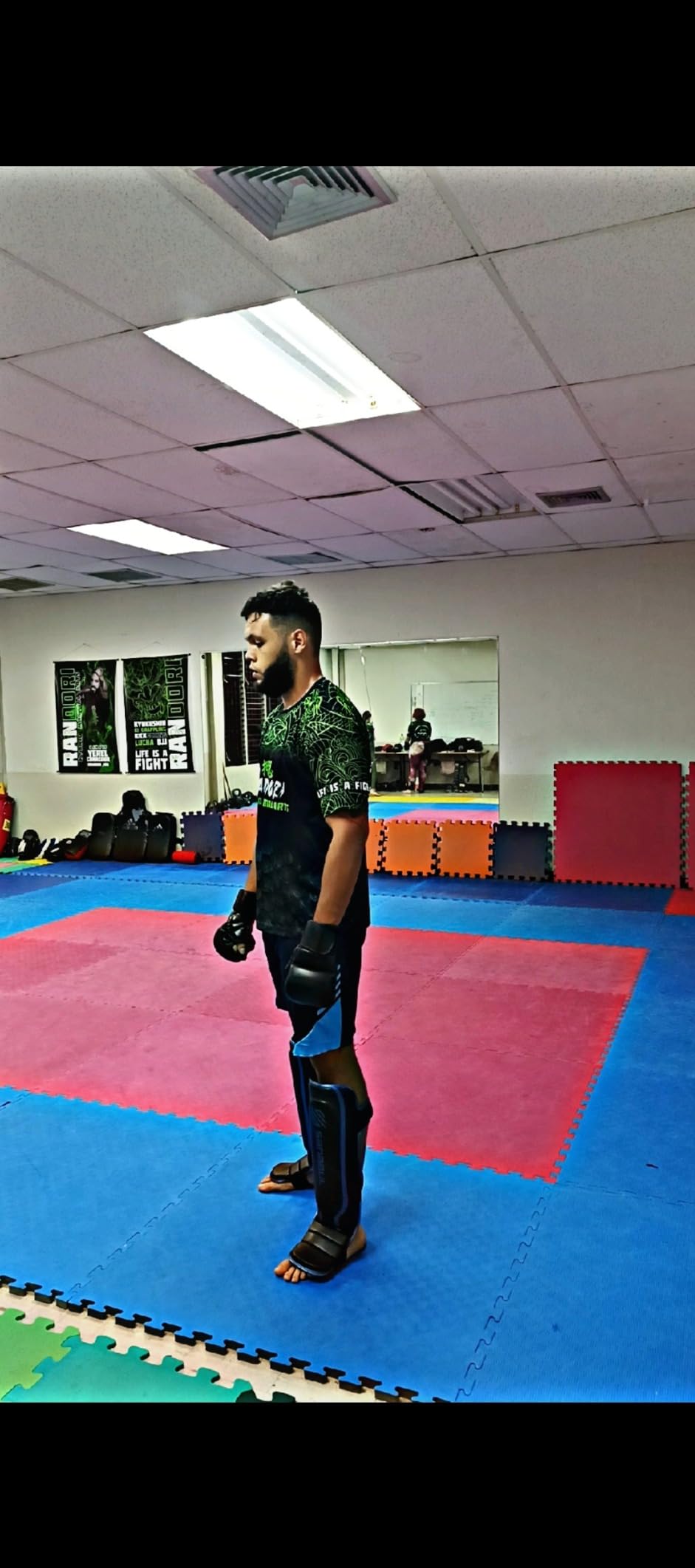 Sanabul Essential Kickboxing Shin Guards with Hook & Loop Straps Shin Pads for MMA Muay Thai and Martial Arts customer photo 1