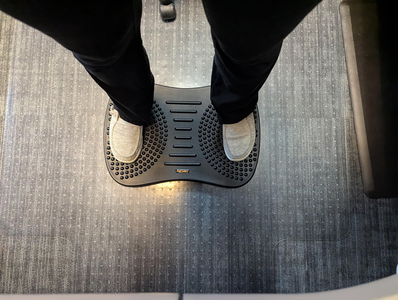 FEZIBO Standing Desk Mat Balance Board, Anti Fatigue Mat Standing Desk Office, Wobble Board with Ergonomic Design, Obsidian Black customer photo 2
