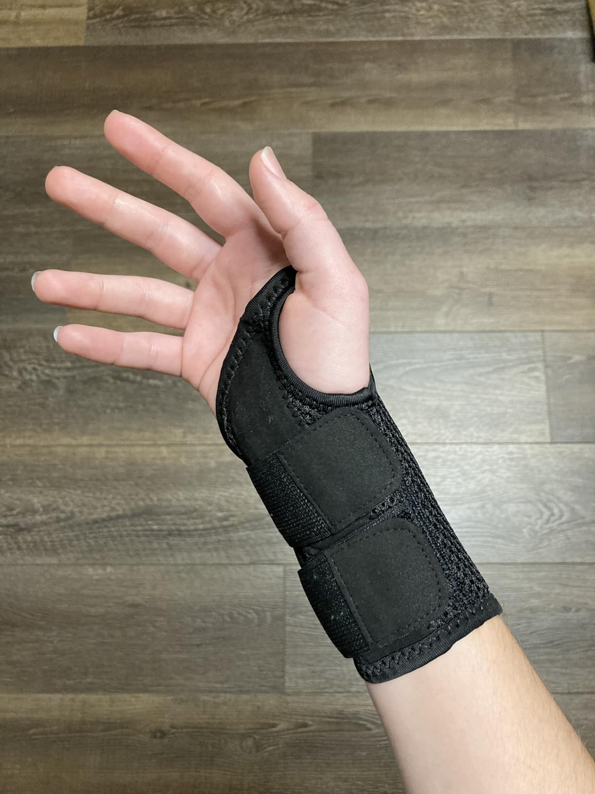 Copper Compression Advanced Wrist Brace - Copper Infused Adjustable Orthopedic Support Splint for Pain, Carpal Tunnel, Arthritis, Tennis Elbow, Tendinitis, RSI, Ganglion Cyst for Men Women Right S/M customer photo 2