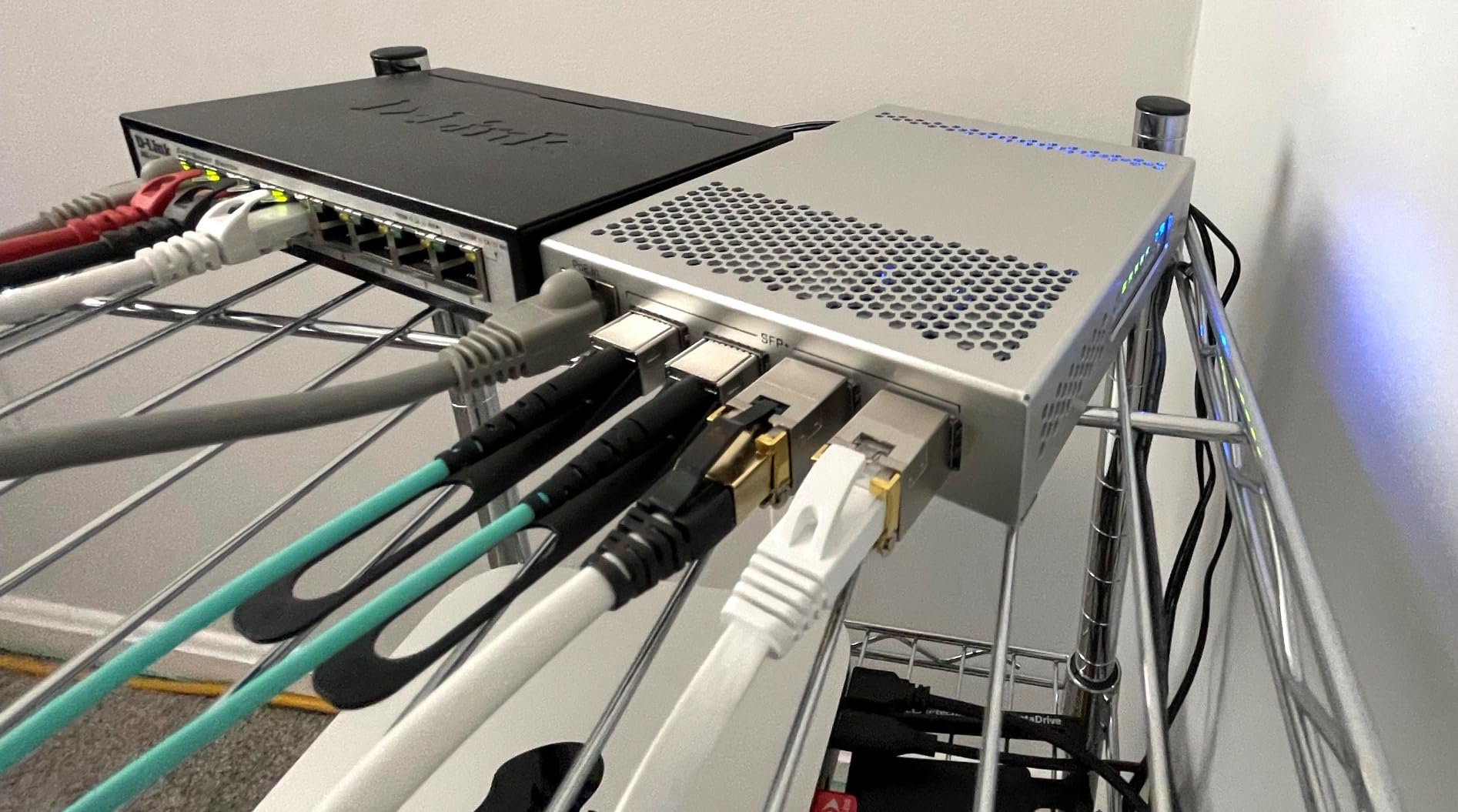 MikroTik CRS305-1G-4S+IN Cloud Router Switch - 4x 10G SFP+ Ports, 1x Gigabit Ethernet, Managed, Compact Desktop customer photo 1