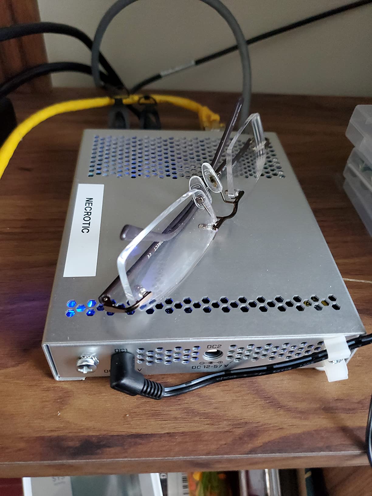 MikroTik CRS305-1G-4S+IN Cloud Router Switch - 4x 10G SFP+ Ports, 1x Gigabit Ethernet, Managed, Compact Desktop customer photo 2
