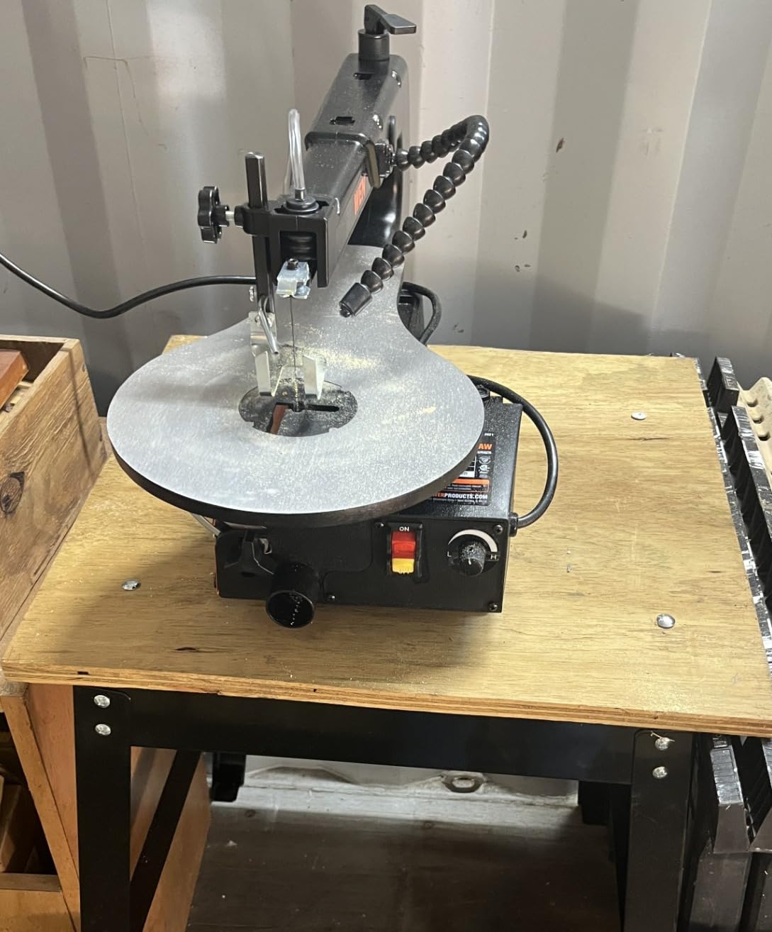 WEN Variable Speed Scroll Saw, 16-Inch with Work Light (3921) customer photo 1