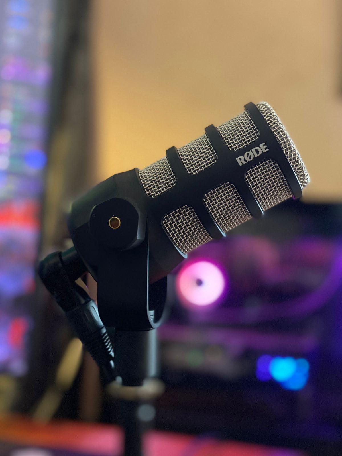 RODE PodMic Cardioid Dynamic Broadcast Microphone - XLR Output, Requires Audio Interface (RODECaster, AI-1, or similar). For USB Plug-and-Play, see PodMic USB. customer photo 1