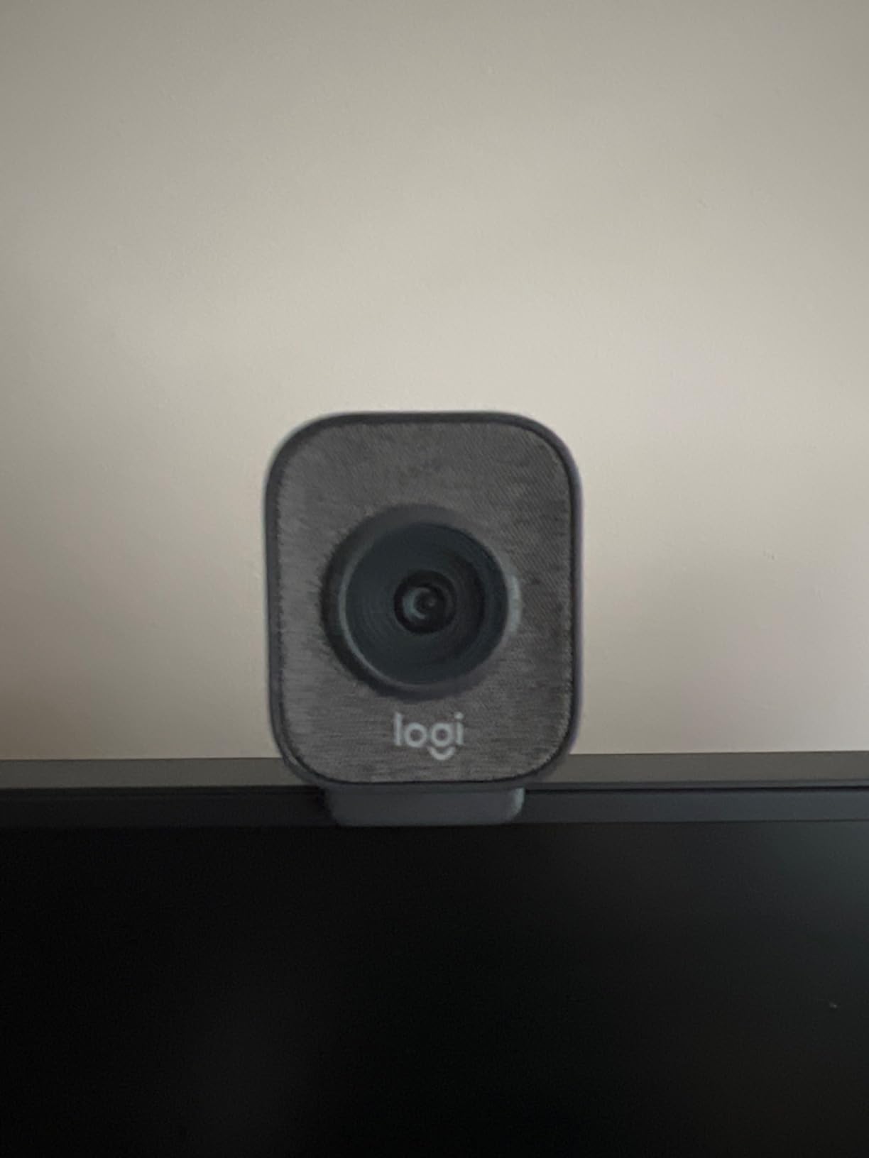 Logitech StreamCam Premium Webcam for Streaming and Content Creation, Full HD 1080p 60 fps, Works with Microsoft Teams, Google Meet, Zoom, Nintendo Switch 2's new GameChat mode, for PC/Mac- Graphite customer photo 1