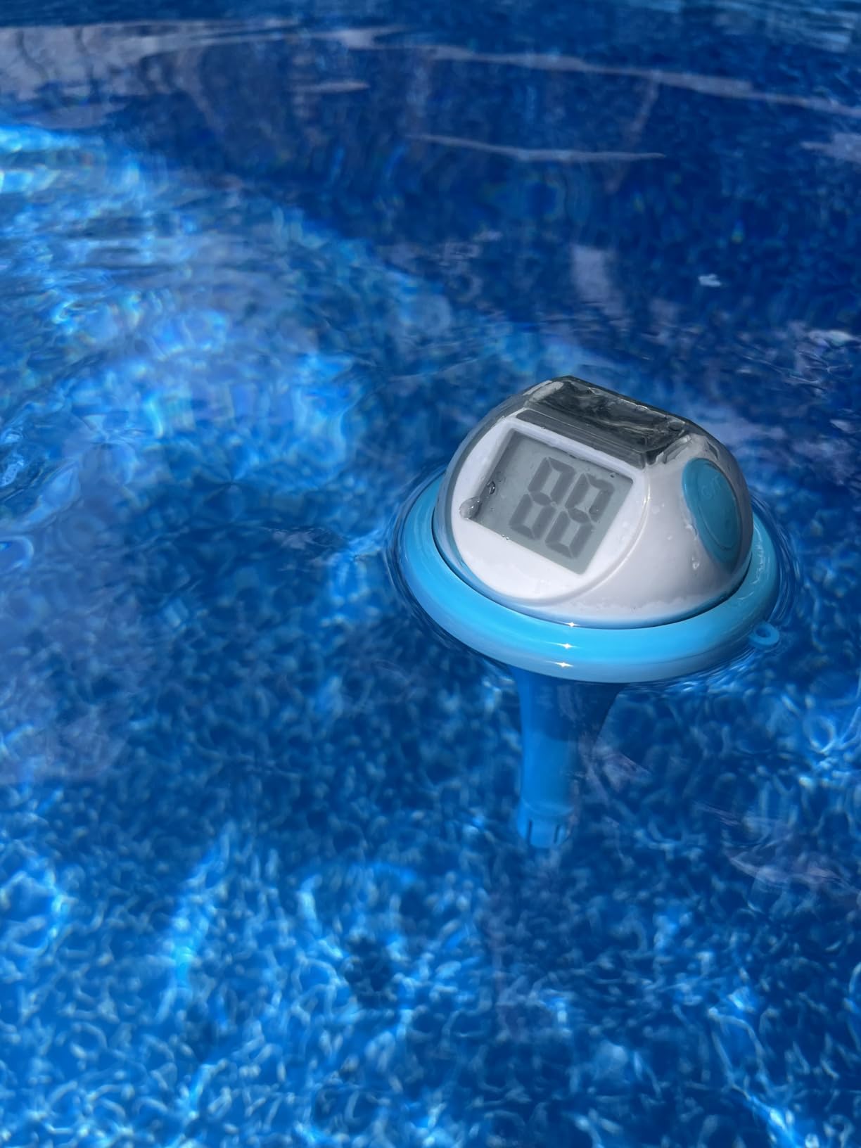 GAME Pool Thermometer- Large Display, Easy to Read, Shatter Resistant Casing, for Outdoor and Indoor Swimming pools, Spas, Hot tubs and Aquariums customer photo 1