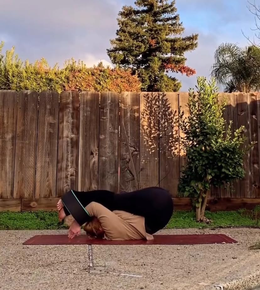 Pete's Choice Yoga Wheel with Beginners Guide & Yoga Strap - Back Pain and Tension Relief. Comfy Roller for Stretching, Increase Flexibility. Home Exercise Kit. Ideal for Women Yogis. customer photo 1