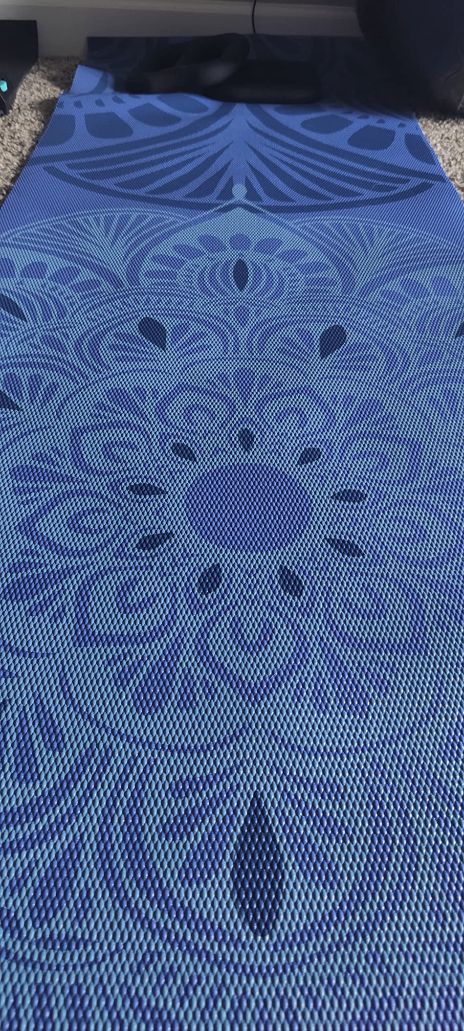 Gaiam Yoga Mat - Premium 5mm Print Thick Non Slip Exercise & Fitness Mat for All Types of Yoga, Pilates & Floor Workouts (68