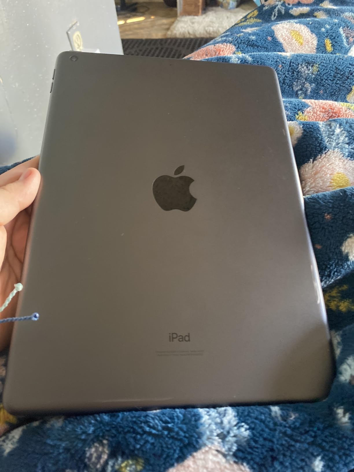 Apple iPad, 10.2-Inch, Wi-Fi, 32GB, Space Gray (Renewed) customer photo 1