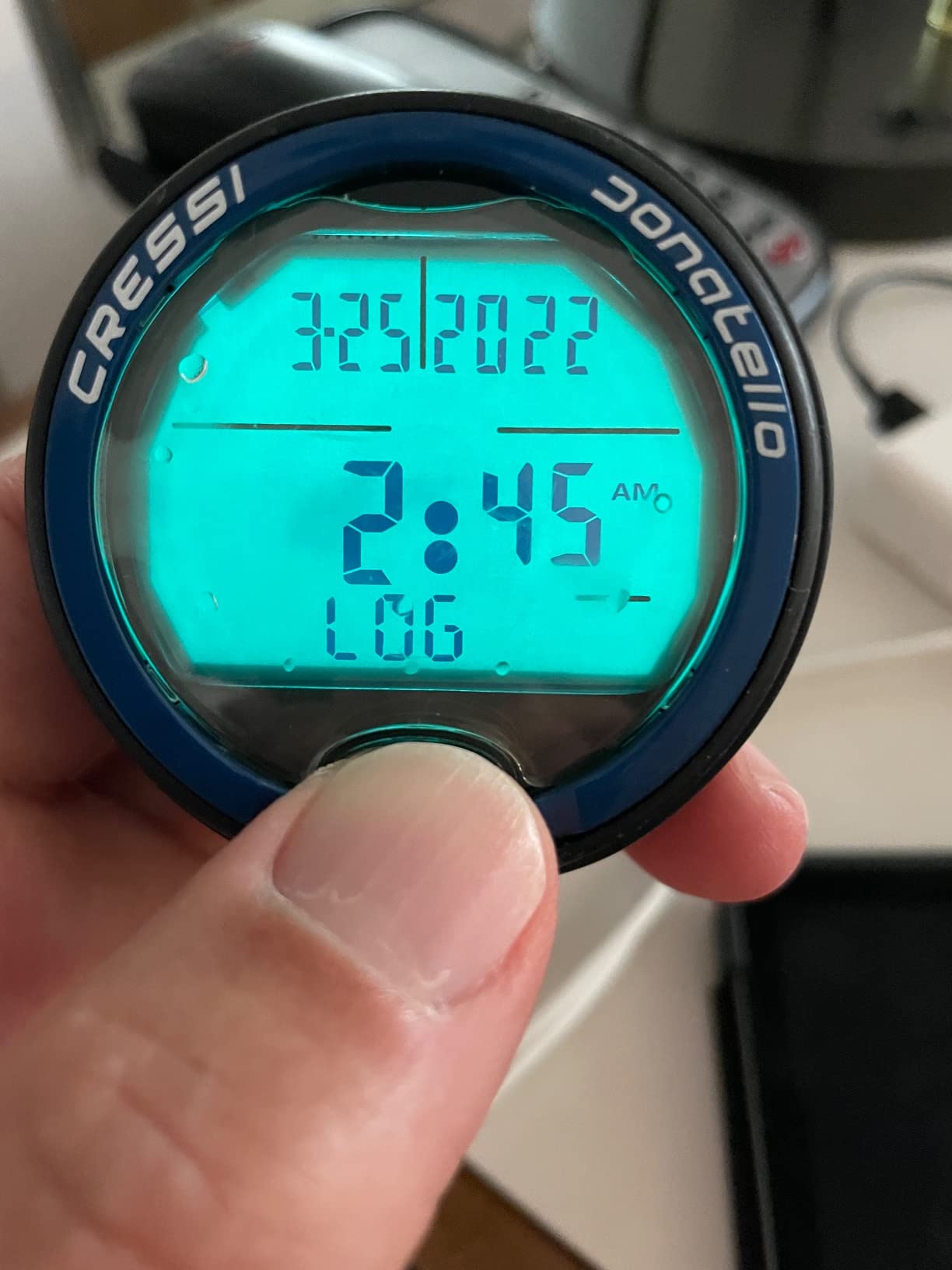 Cressi Scuba Diving Computer for Beginners - 4-Dive Modes: Air Nitrox Gauge Free - Long Battery Life - Strong Backlit Display - Donatello: Made in Italy customer photo 1
