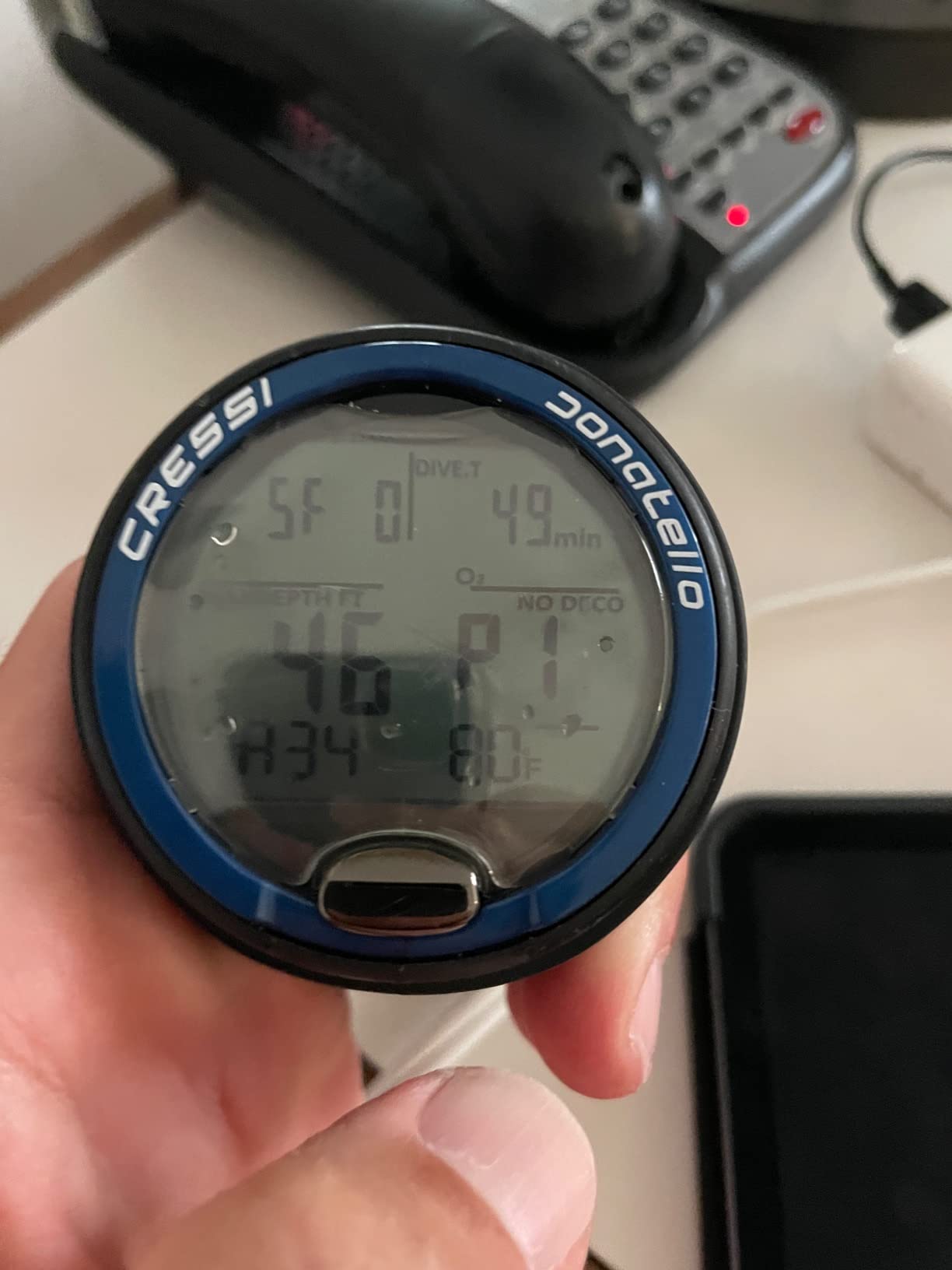 Cressi Scuba Diving Computer for Beginners - 4-Dive Modes: Air Nitrox Gauge Free - Long Battery Life - Strong Backlit Display - Donatello: Made in Italy customer photo 2