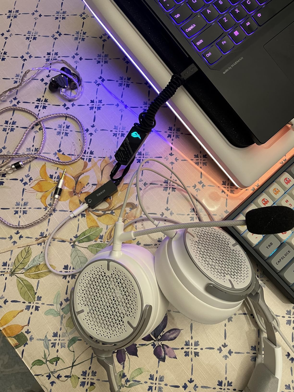 ASUS ROG Clavis USB-C Gaming DAC (ESS 9281 Quad DAC Amplifier, AI Noise-Canceling Mic, MQA Rendering, Aura Sync RGB, Compatible with PC, Mobile, PlayStation 5, and Switch) customer photo 1