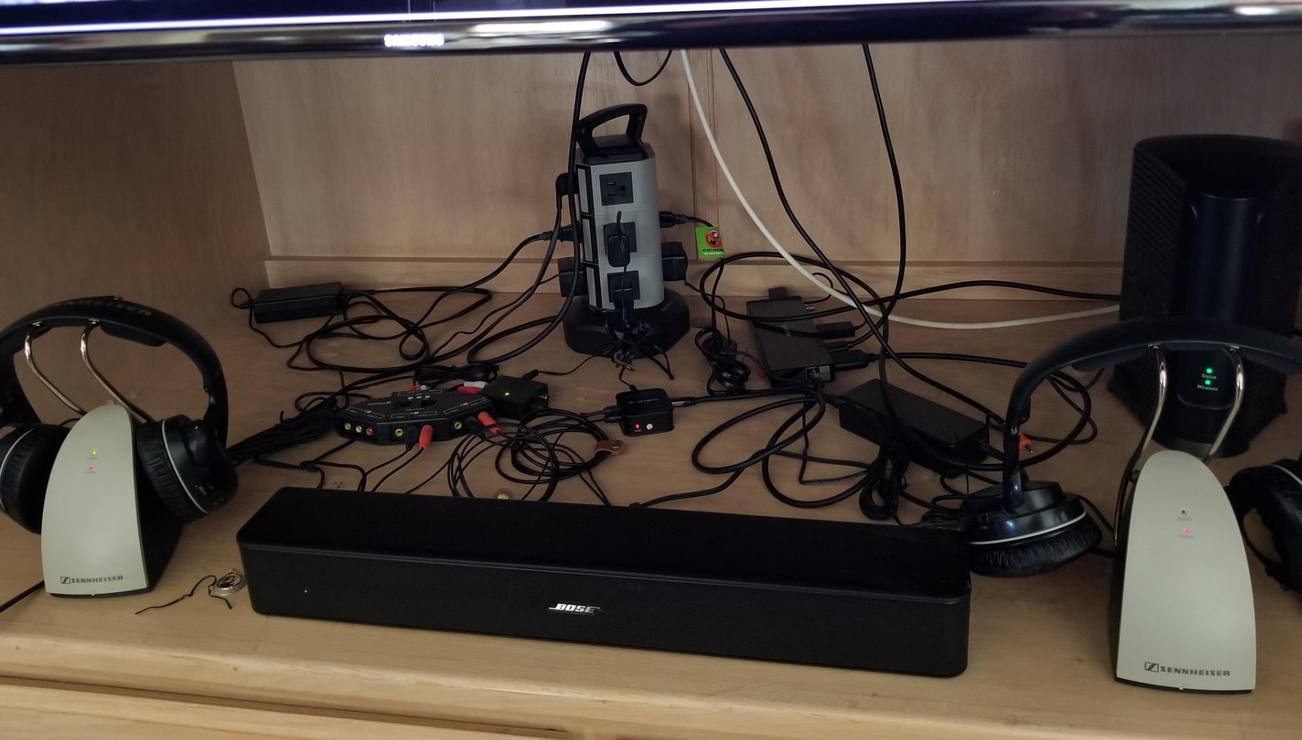 J-Tech Digital HDMI Splitter 1 in 2 Out 4K 60Hz Multi-Resolution Output (MRO) HDMI 2.0 Splitter Supports Downscale HDR HDR10 / Dolby Vision 4K@60Hz 4:4:4 HDCP2.3 2.2 (JTECH-4KSP2) customer photo 1
