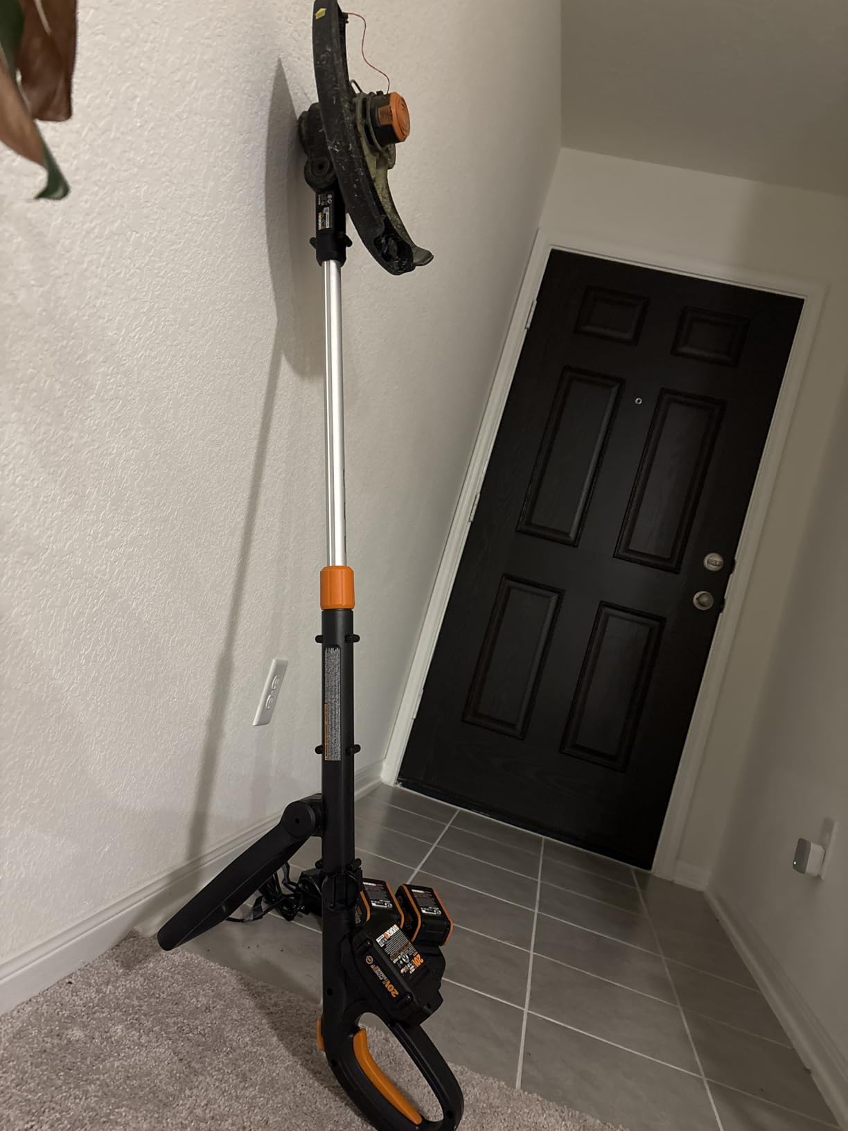 WORX Cordless String Trimmer & Lawn Edger, 12'' Electric Weed Wacker with 5.5 LBS, 20V Weed Eater with 90° Pivoting Head, Battery & Charger Included, WG170.2 customer photo 1