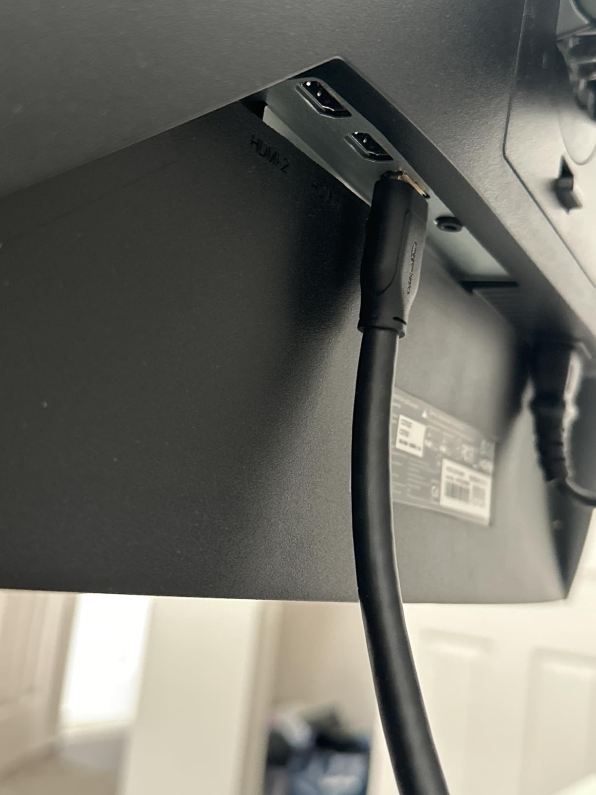 Amazon Basics DisplayPort 1.4 Cable, 32.4Gbps HBR3 High-Speed, 8K@60Hz, 4K@120Hz, Ultra HD, Dynamic HDR and 3D, Gold-Plated Plugs, 3 Foot, Black customer photo 2