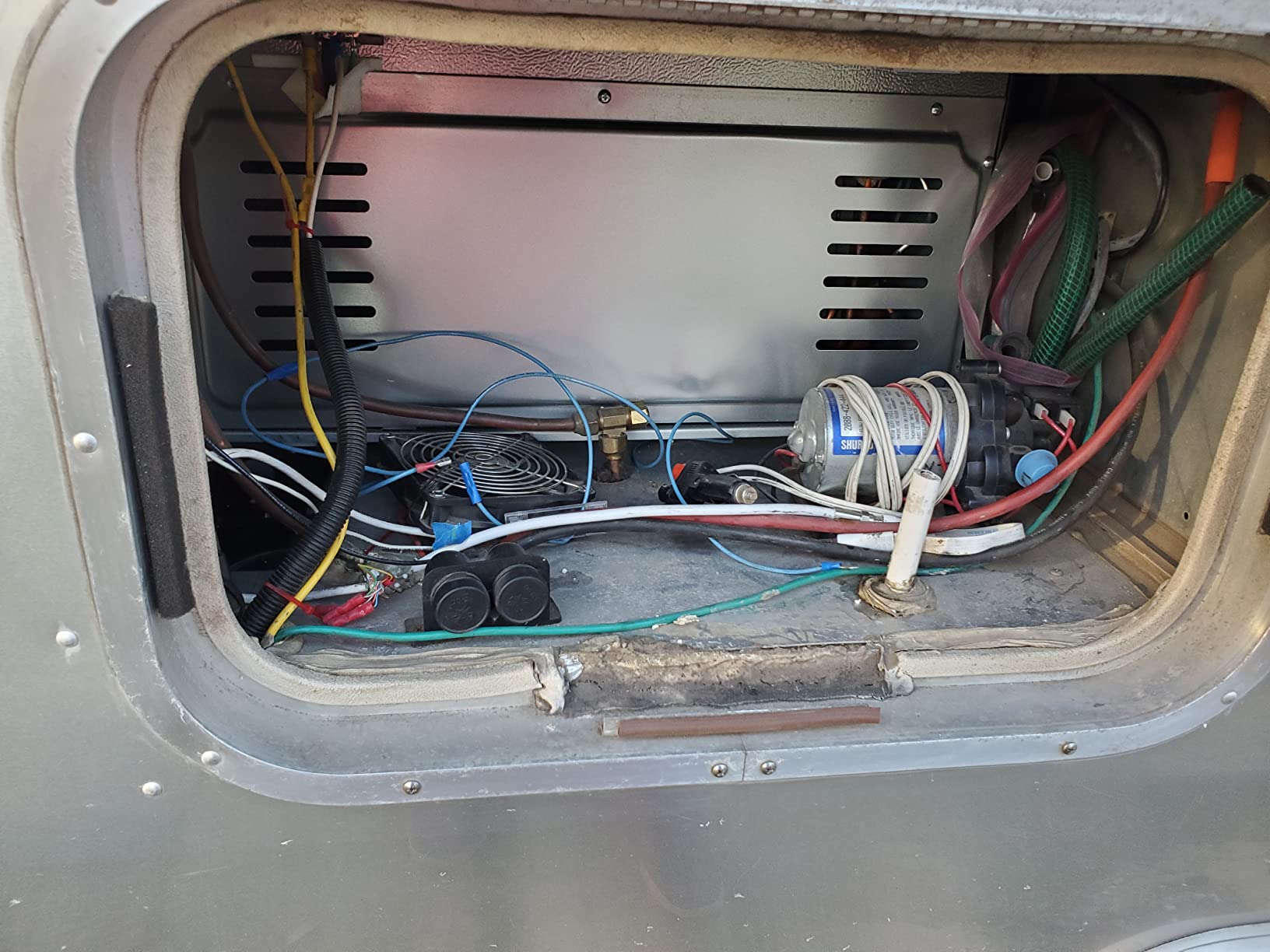 Dometic DMC4101 10 Cu. Ft, 12V DC Right Hinge Compressor Refrigerator customer photo 1