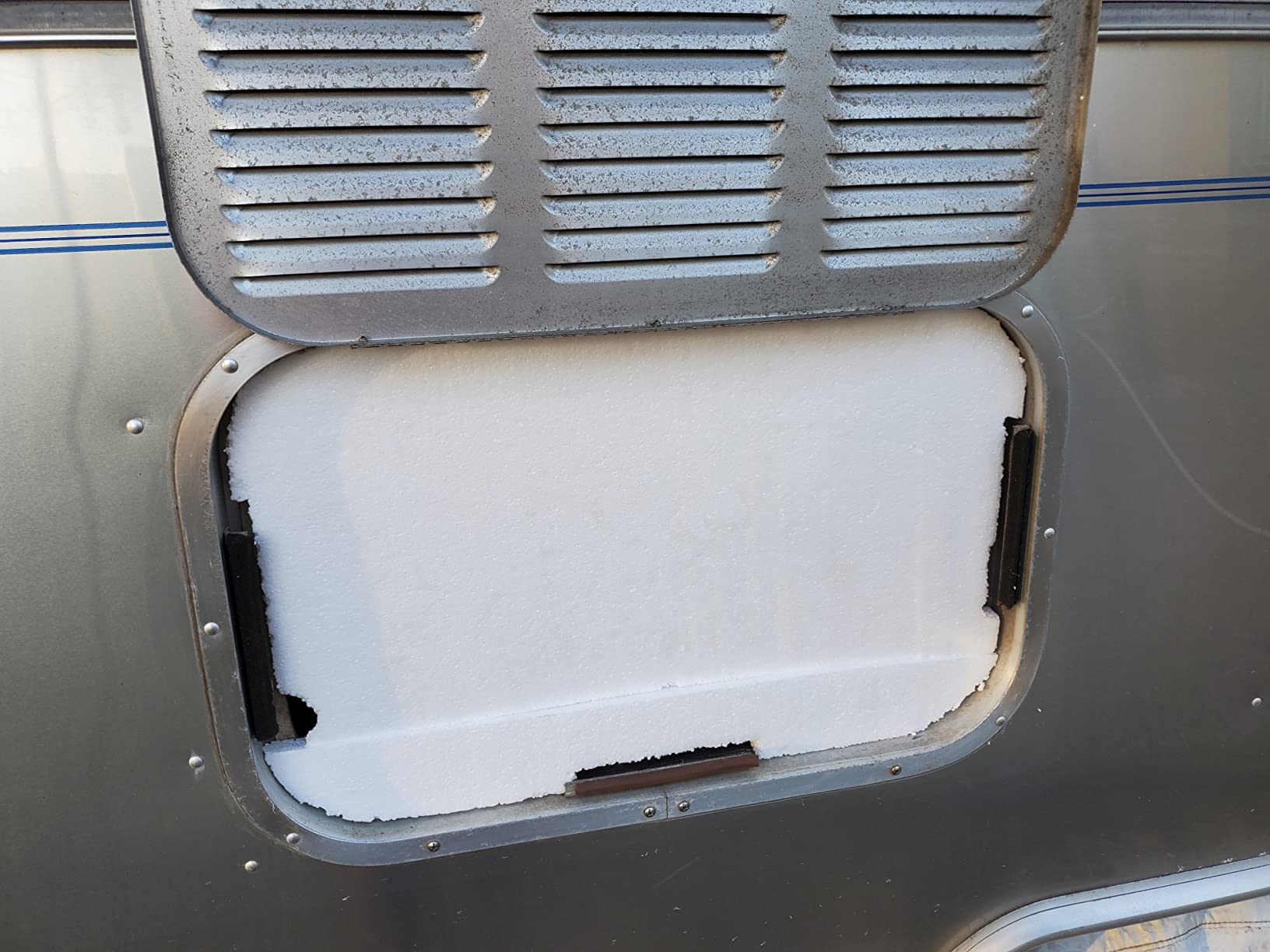 Dometic DMC4101 10 Cu. Ft, 12V DC Right Hinge Compressor Refrigerator customer photo 2