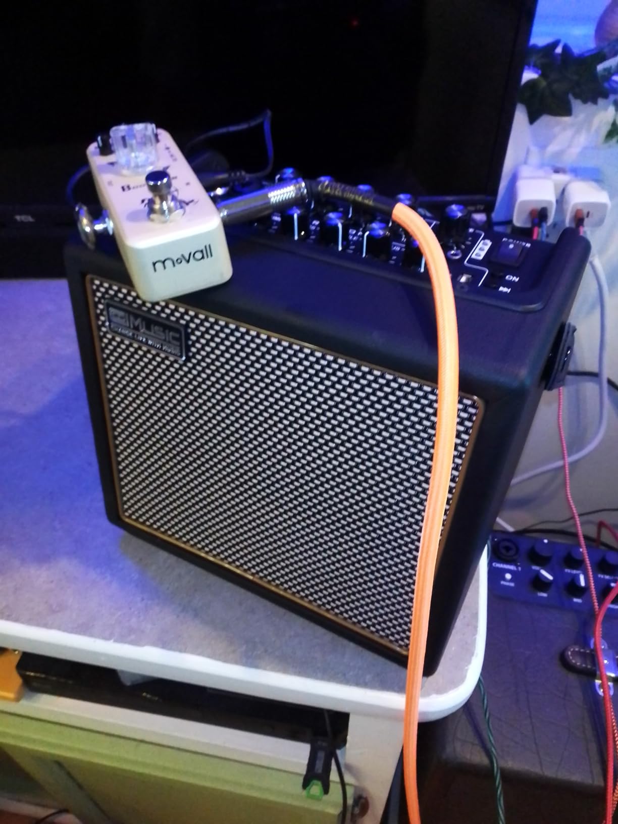 Acoustic Guitar Amplifier, 30 Watt Bluetooth Speaker Rechargeable Portable Acoustic Guitar Amp with Reverb Chorus Effect, 3 Inputs customer photo 2