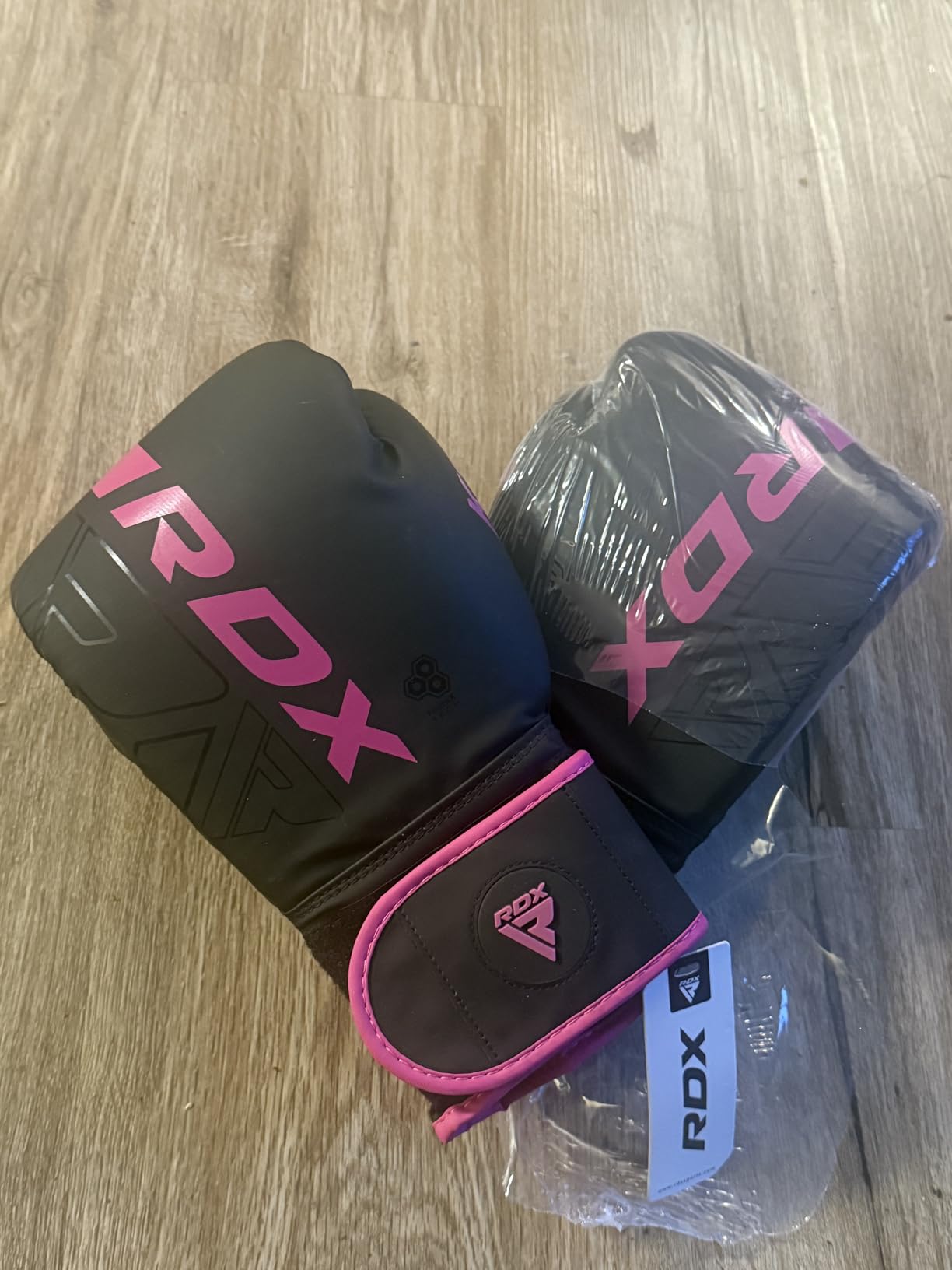 RDX Boxing Gloves, Pro Training Sparring, Maya Hide Leather, Muay Thai MMA Kickboxing, Men Women Adult, Heavy Punching Bag Focus Mitts Pads Workout customer photo 1
