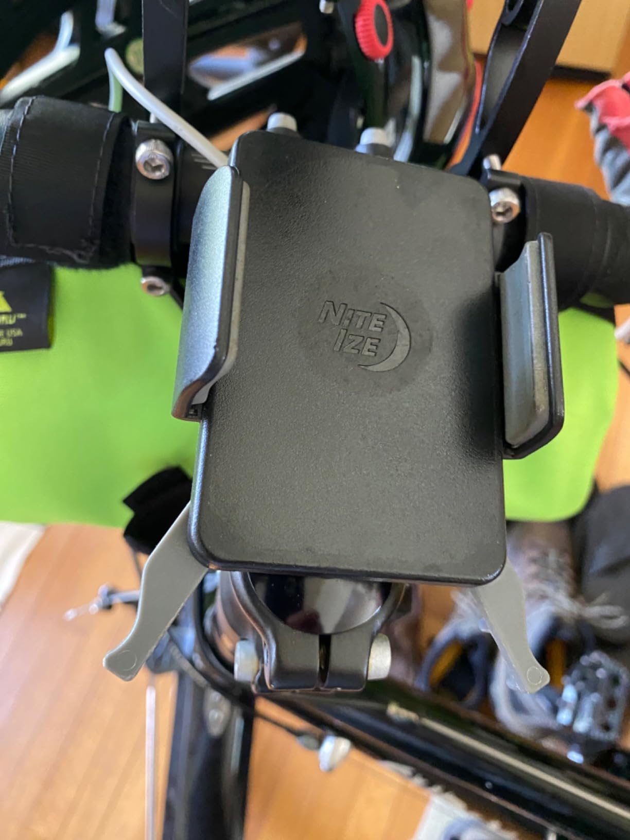 Nite Ize Squeeze Rotating Smartphone Bar Mount, Universal Bike Phone Holder For Bar or Stem, Compatible With MagSafe iPhone 12 Pro Max/Mini/Galaxy/Edge/Google Pixel and more customer photo 2