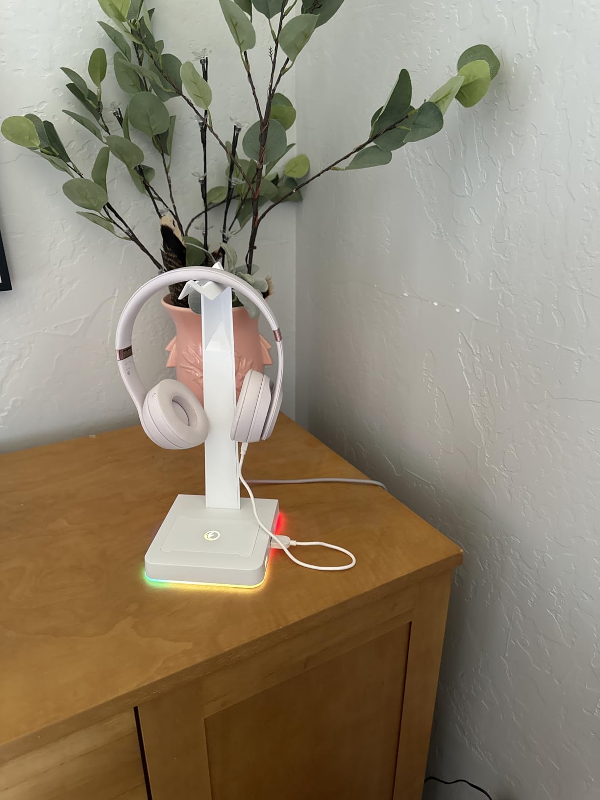 RGB Gaming Headset Stand with 2 USB Ports, Game Headphone Mount for PC, Xbox One, PS4, Switch customer photo 1