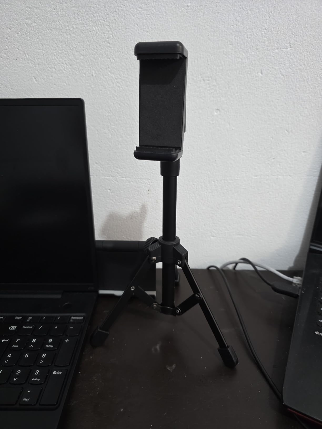 Webcam Tripod Stand Extendable Desktops Tripod for Camera/Phone/Webcam, Desk Tripods Webcam Mount Holder Compatible with Logitech Webcams C925e C922x C922 C930e C930 C920 C615 customer photo 1