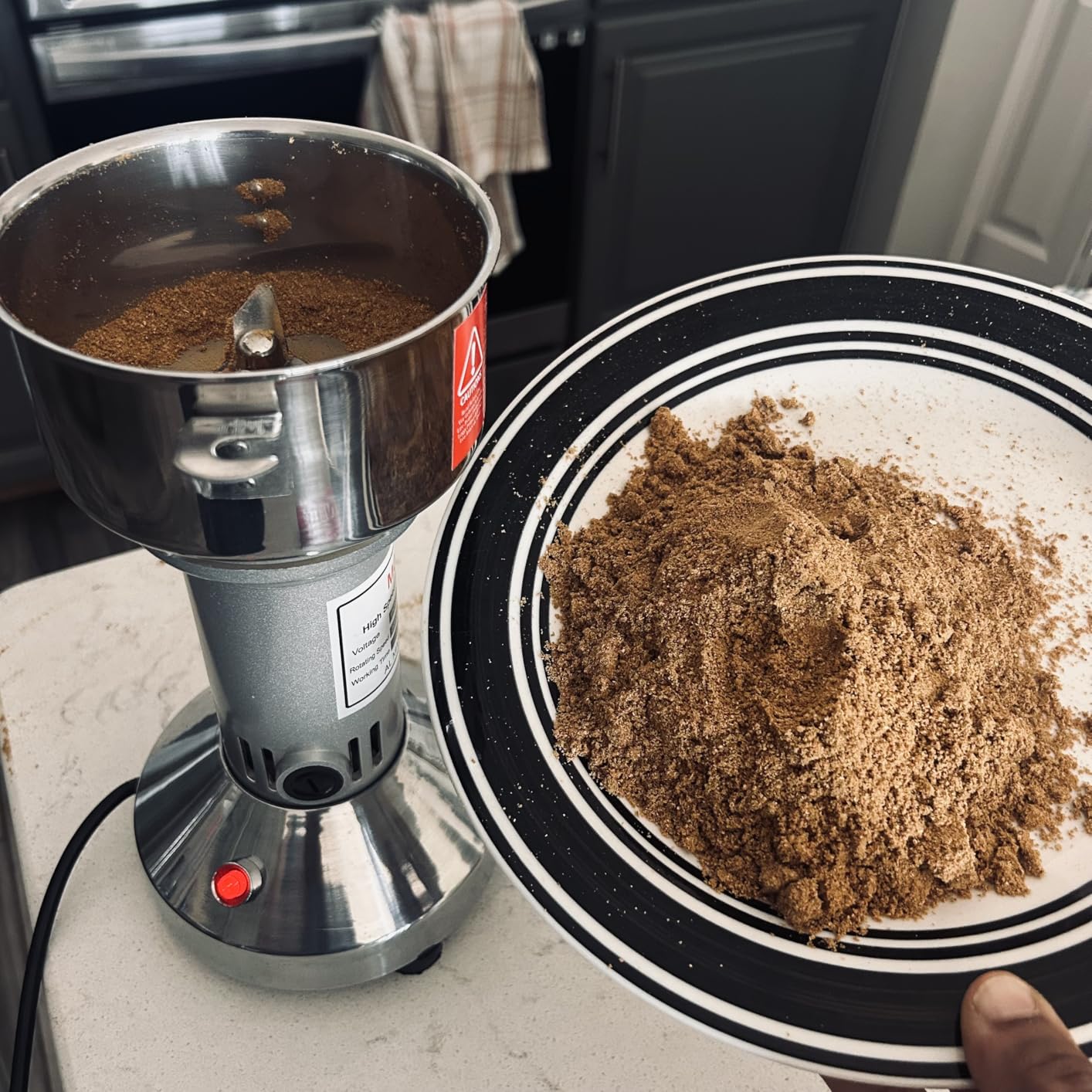 Grain Mill Grinder 750g High Speed Electric Stainless Steel Grinder Cereals Corn Flour Pulverizer Powder Machine customer photo 1
