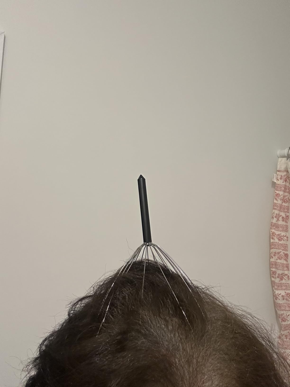USAGA Head Massager Scalp Massager 20 Fingers Head Scratcher, Stocking Stuffers Gift for Scalp Body Relaxing (Black & Black) customer photo 2
