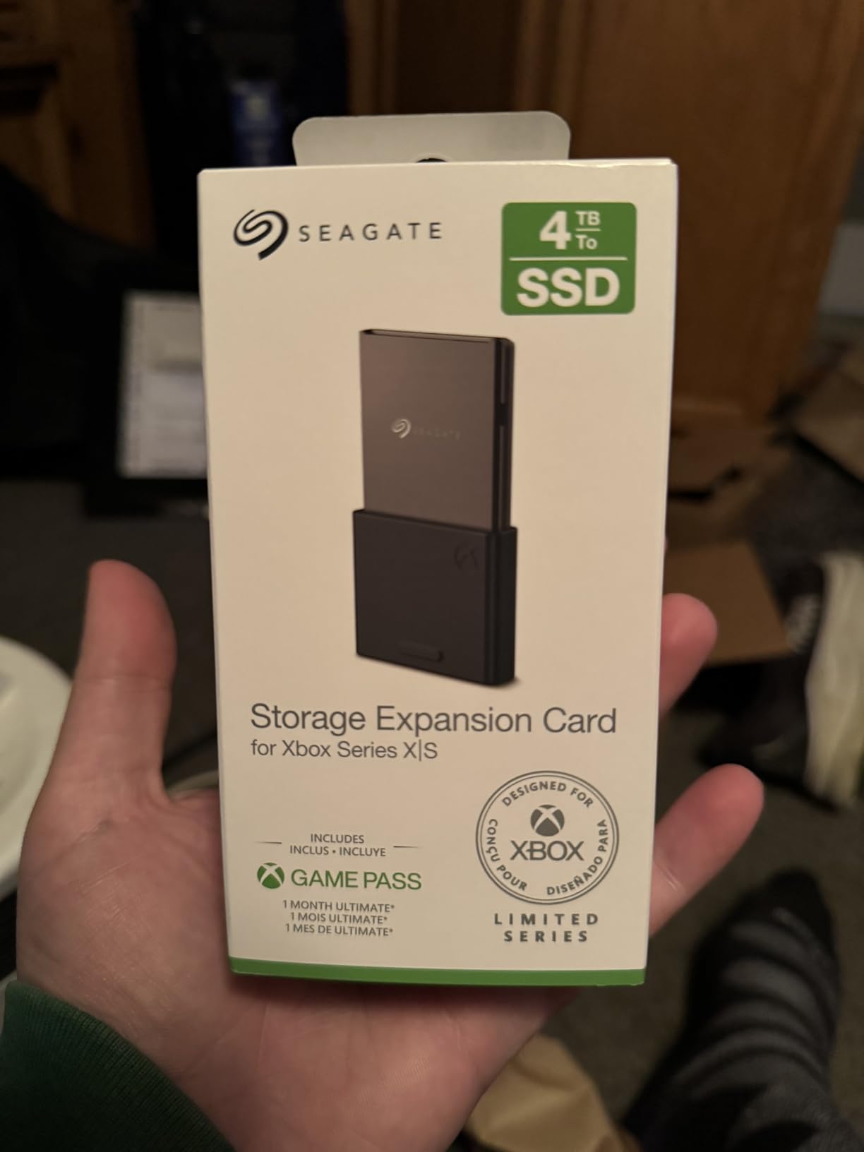 Storage Expansion Card 2TB Solid State Drive - NVMe SSD for Xbox Series X|S, Quick Resume, Plug & Play, Licensed (STJR2000400) Black customer photo 1