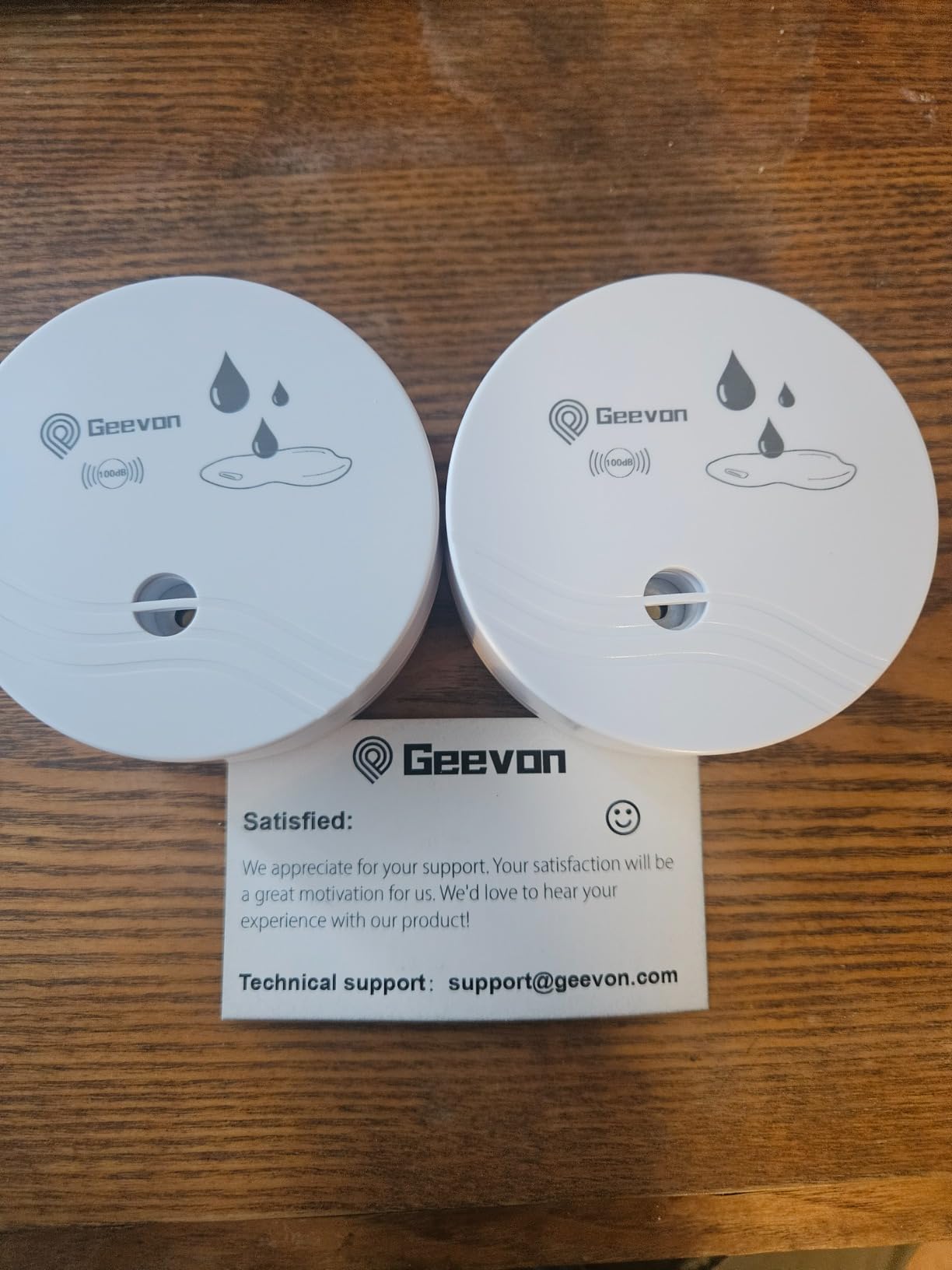 Geevon 2 Pack Water Leak Detectors, 100dB Water Sensor Alarms Flood Detector for Basements, Bathrooms, Laundry Rooms, Kitchens, Garages, and Attics, Water Alarms Battery-Operated (Battery Included) customer photo 2