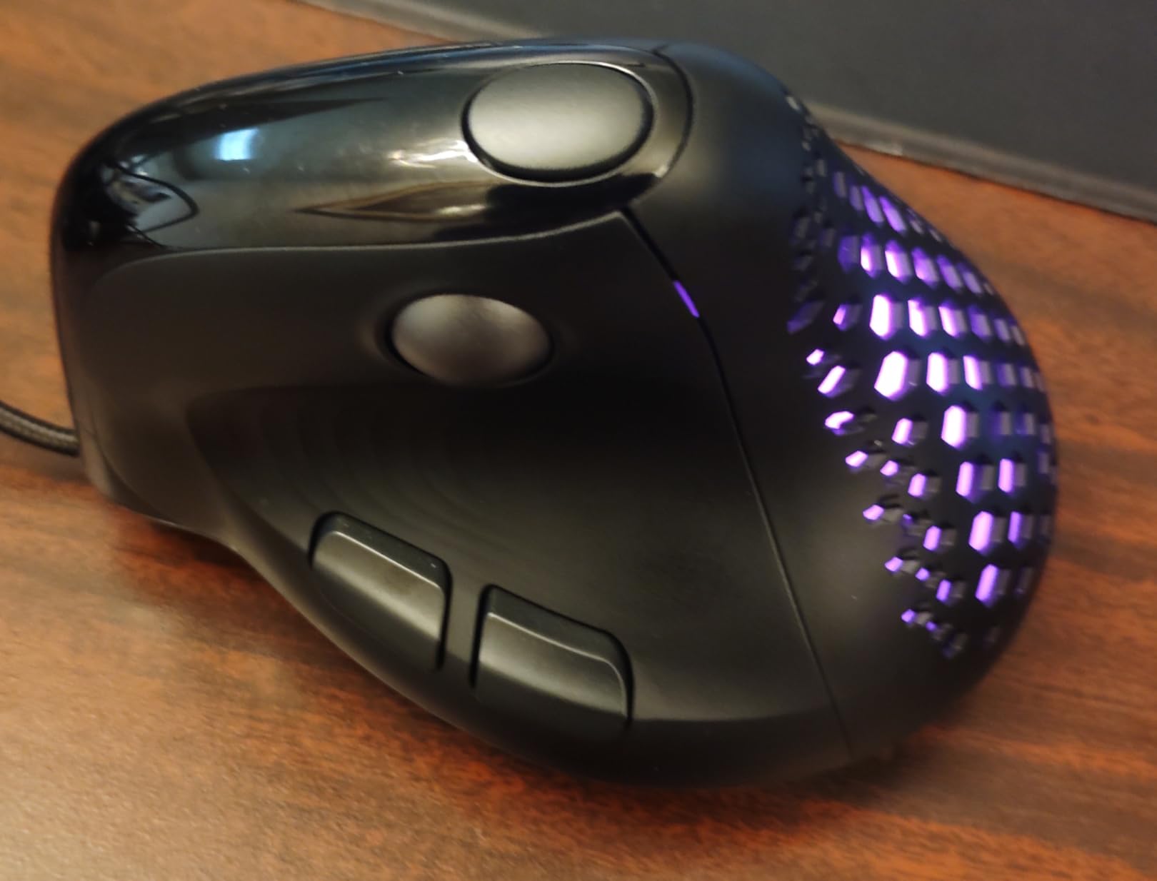 DELUX Seeker Ergonomic Mouse Wireless, Vertical Mouse with OLED Screen, 6 Buttons&Thumb Wheel Function, Silent Click, Up to 7200DPI, Programmable, Rechargeable, BT/2.4G/Wired, RGB Light(M618XSD-Black) customer photo 2