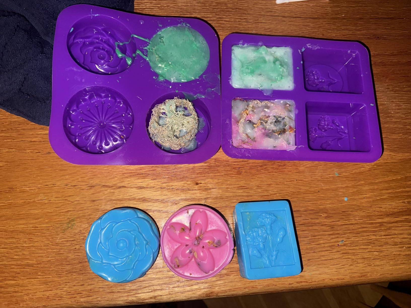 CraftZee Large PREMIUM Deluxe Soap Making Kit - All-in-One Soap Making Supplies with Soap Base, Soap Cutter Box, Silicone Loaf Molds, Fragrances customer photo 1