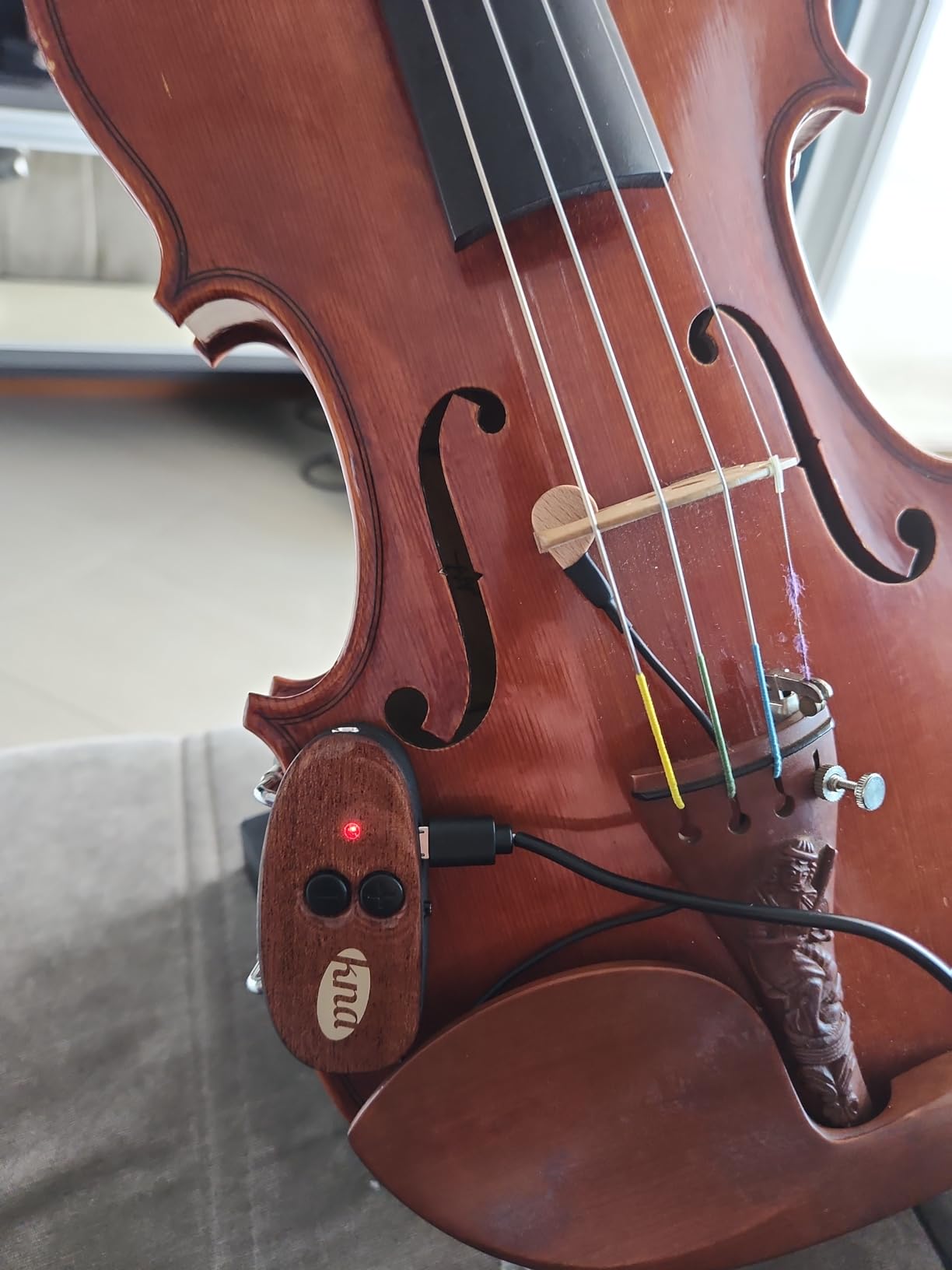 KNA VV-Wi Wireless Violin Viola Pickup (Updated) - UHF Piezo System with Volume Control, 50m Range, Ultra-Low Latency, Easy Install, Professional Sound for String Instruments customer photo 3