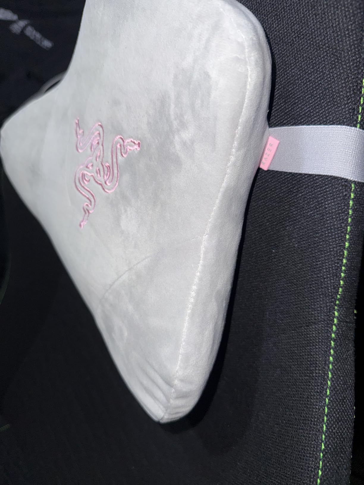Razer Head Cushion Neck & Head Support for Gaming Chairs: Ergonomically Designed - Memory Foam Padding - Wrapped in Plush Velvet - Quartz customer photo 1