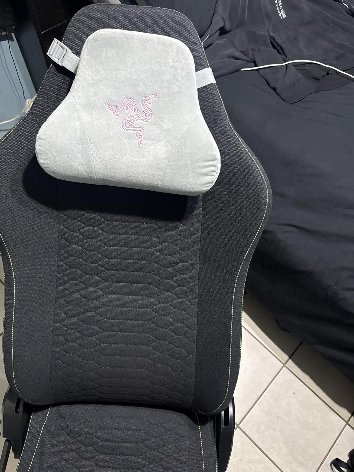 Razer Head Cushion Neck & Head Support for Gaming Chairs: Ergonomically Designed - Memory Foam Padding - Wrapped in Plush Velvet - Quartz customer photo 2