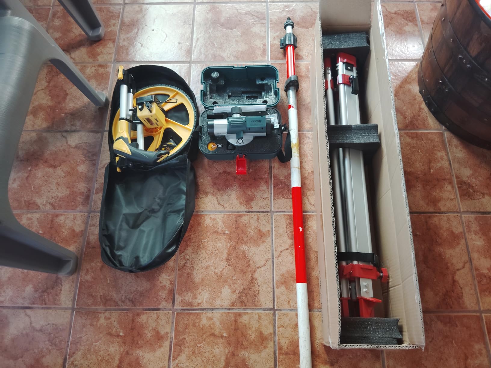 VEVOR Automatic Transit Level 24X Optical Survey Equipment Auto Level Kit High Precision Angle Level Measure Builders Level with Magnetic Dampened Compensator and Transport Lock, IP54 Waterproof customer photo 2